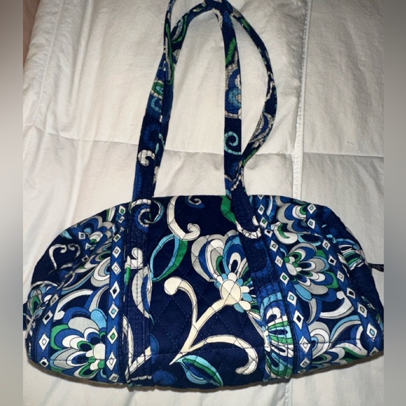 Vera Bradley Purse in Mediterranean Blue 💙🌊🩵With Key Clip! - Picture 2 of 4
